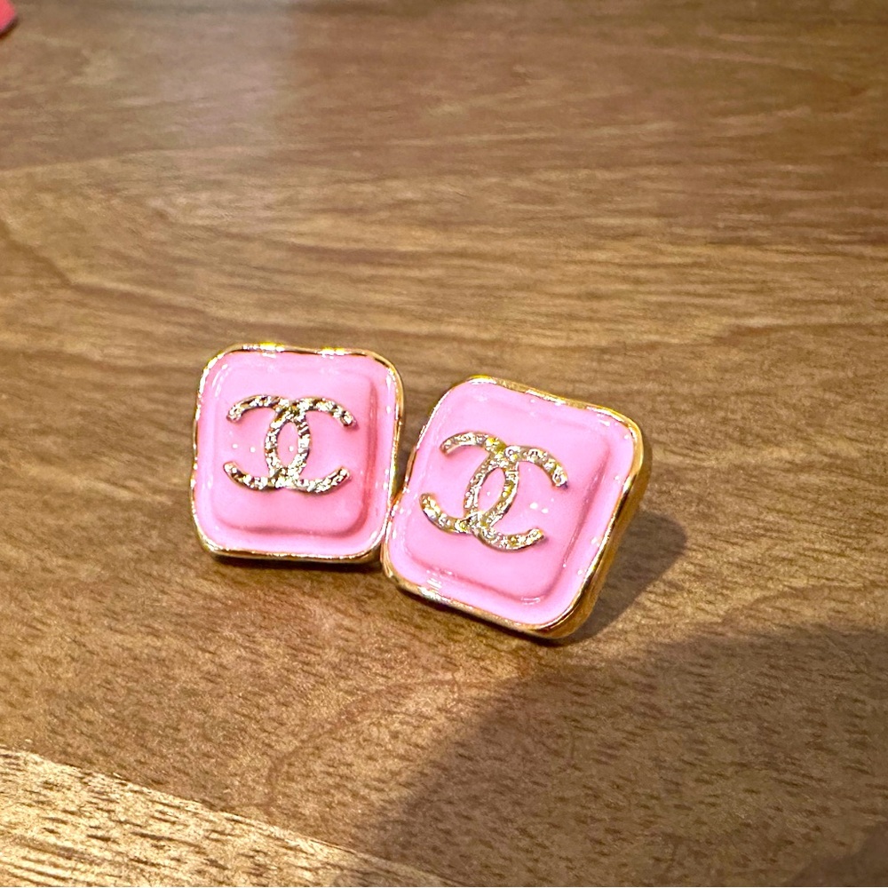 Chanel vintage earrings.